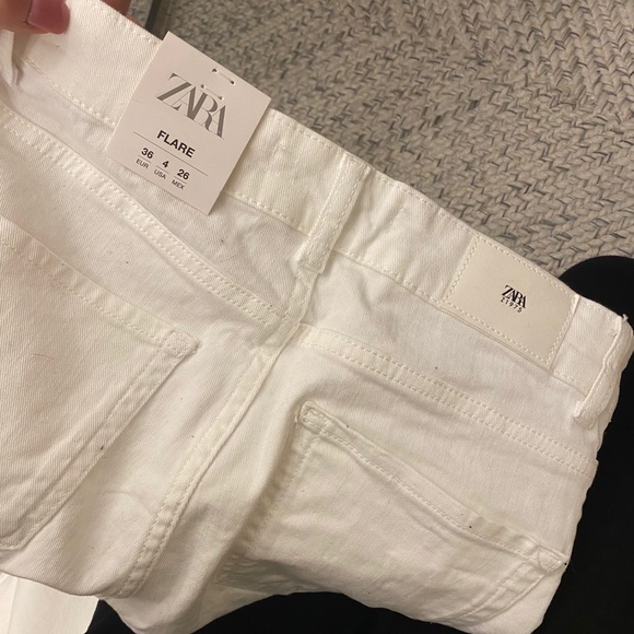 ❌SOLD❌NWT Zara High Waist SlimFlare White Jeans - Picture 3 of 9